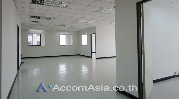 1  Office Space For Rent in Phaholyothin ,Bangkok  at Elephant Building AA14231